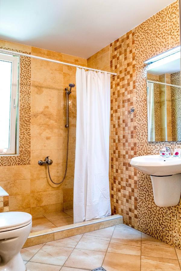 Крушун - Единствена На Метри От Водопадите, Krushun - The Only Stay Just Meters From The Waterfalls Krushuna Exterior foto